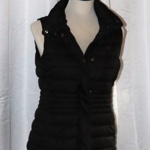 TOMMY HILFIGER BLACK PUFFER VEST SZ SMALL